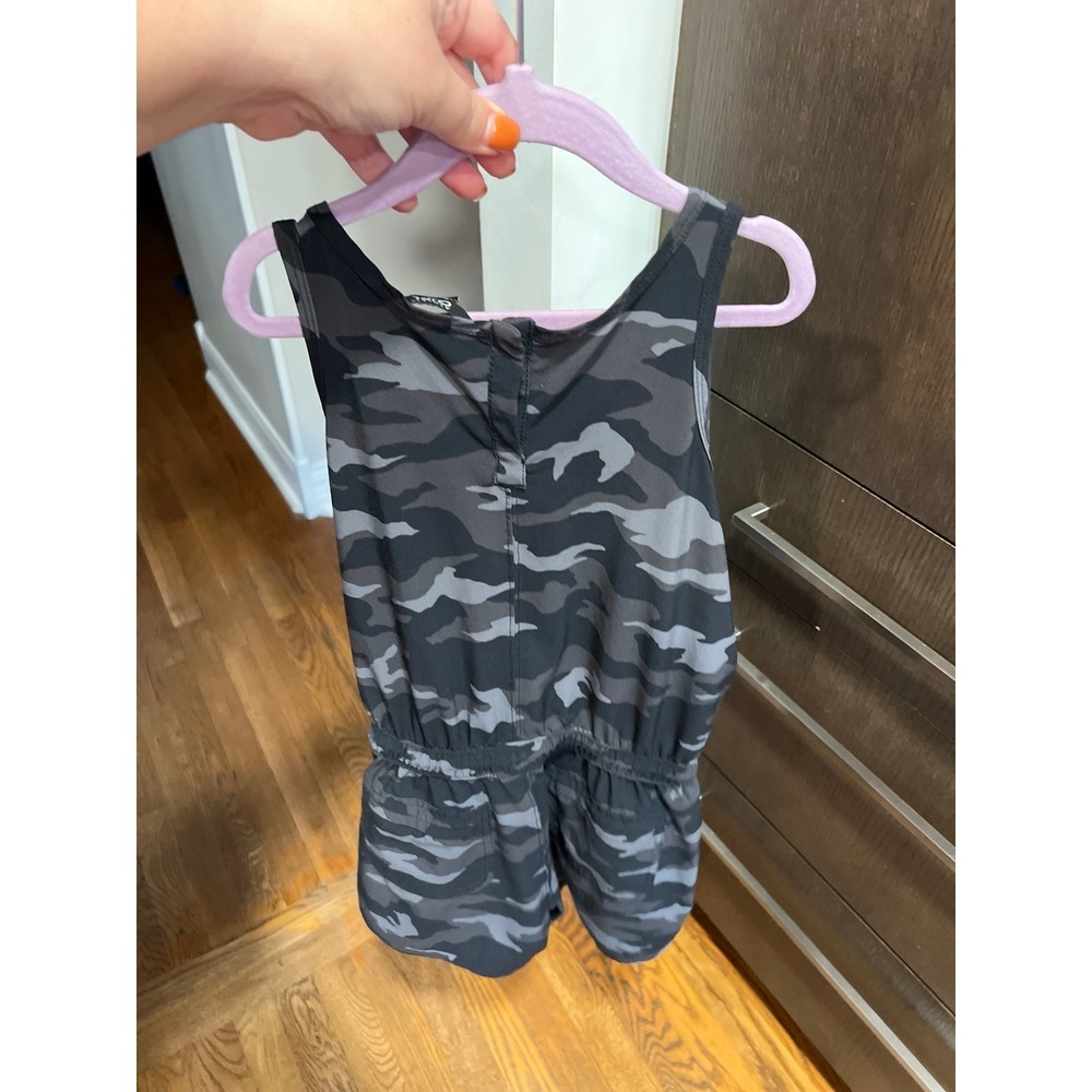 Athleta Girl Grey Camo On The Go Shorts Romper NWOT Size Large 8-10 - Picture 4 of 4